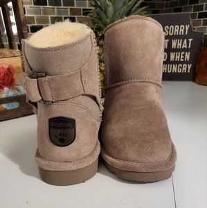 Bearpaw size 7 boots